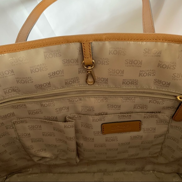 Large Oversized Michael Kors Tan Tote Bag - Picture 5 of 11
